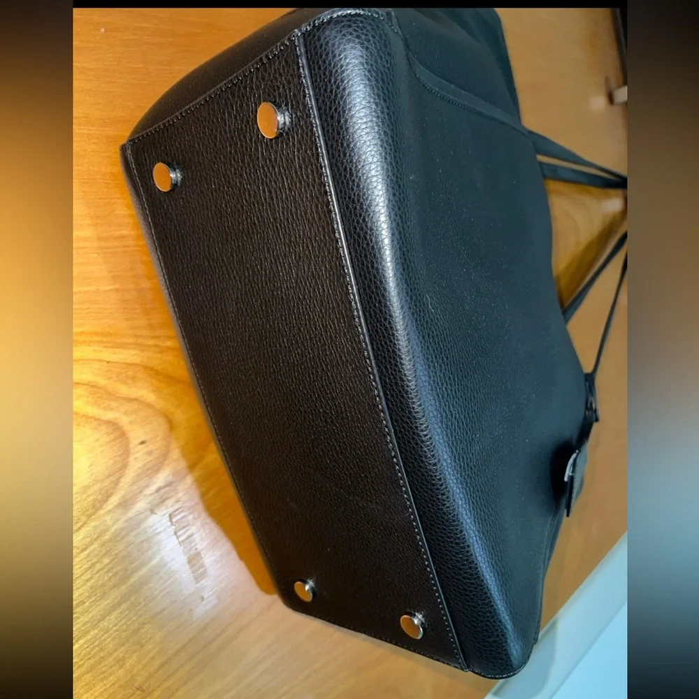 Michael Kors Voyager Tote - Picture 4 of 9